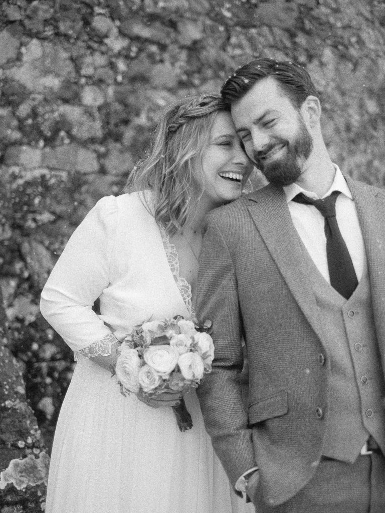 Création sur-mesure Maïté Bailleul – robe de mariée Léa, mariage chic à la montagne – vue de face