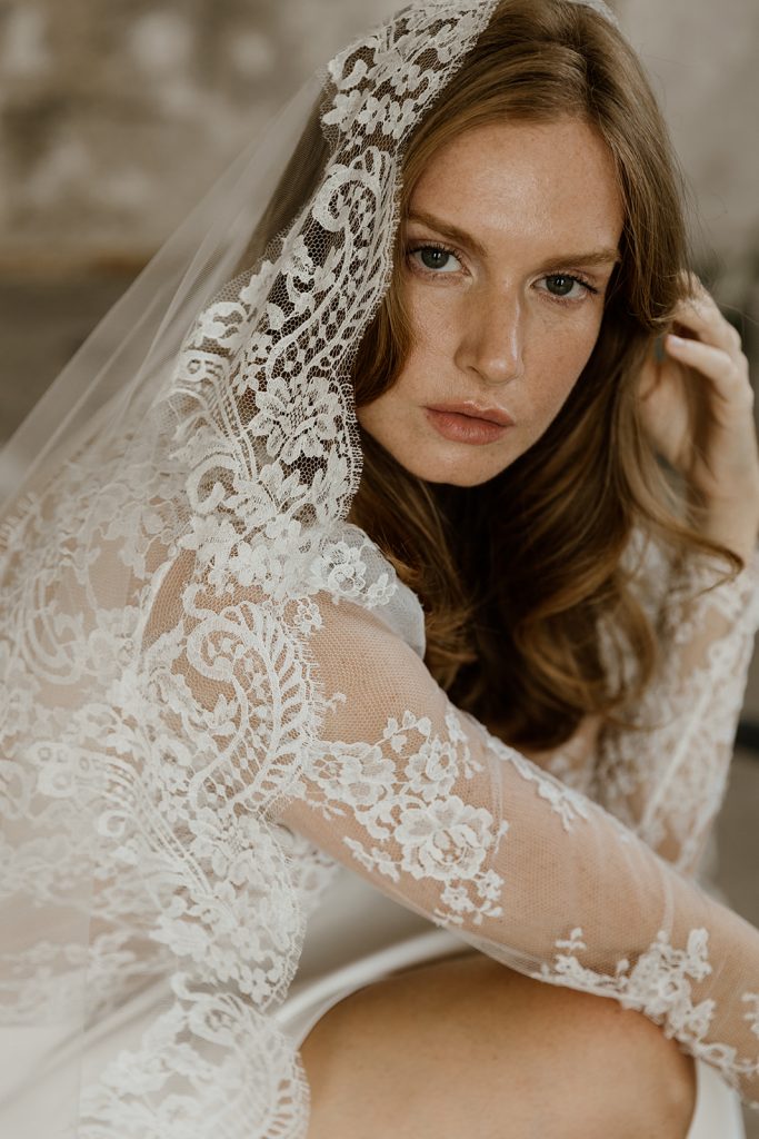 voile de mariée avec son feston de dentelle de Calais
