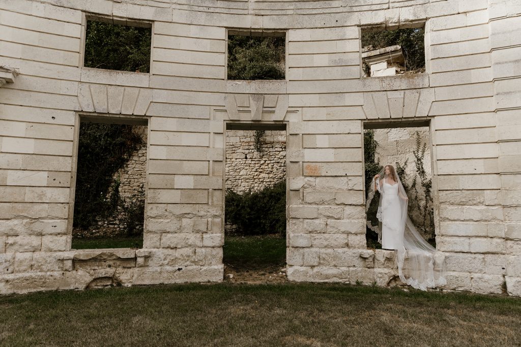 Robe de mariée minimaliste Cordelia collection Aurora par Maité Bailleul