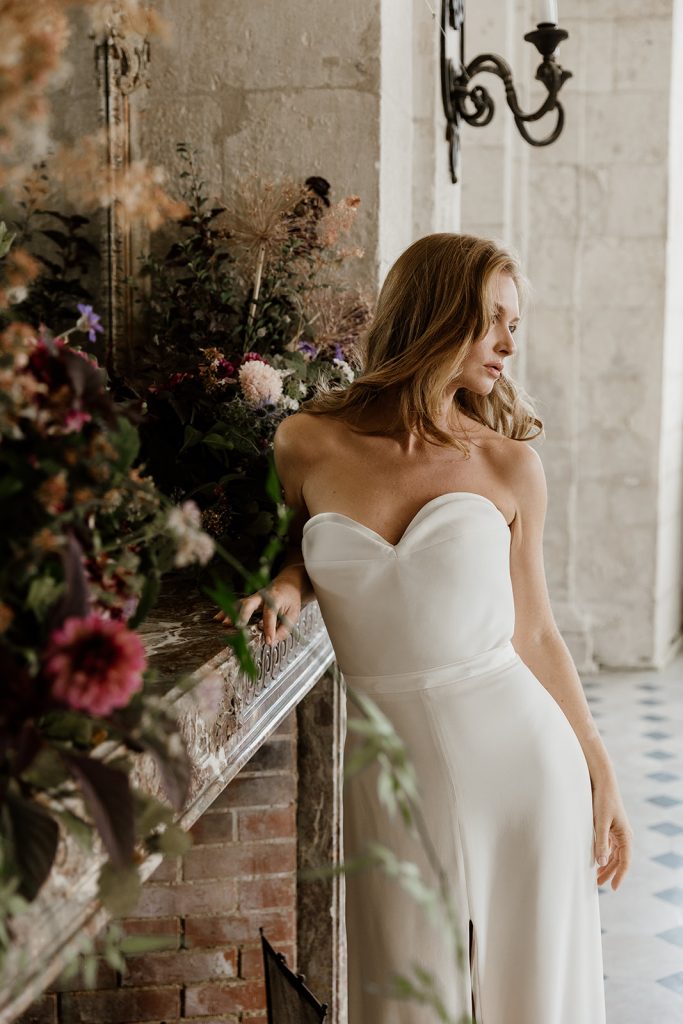 detail du bustier en satin et crepe de la robe ysée