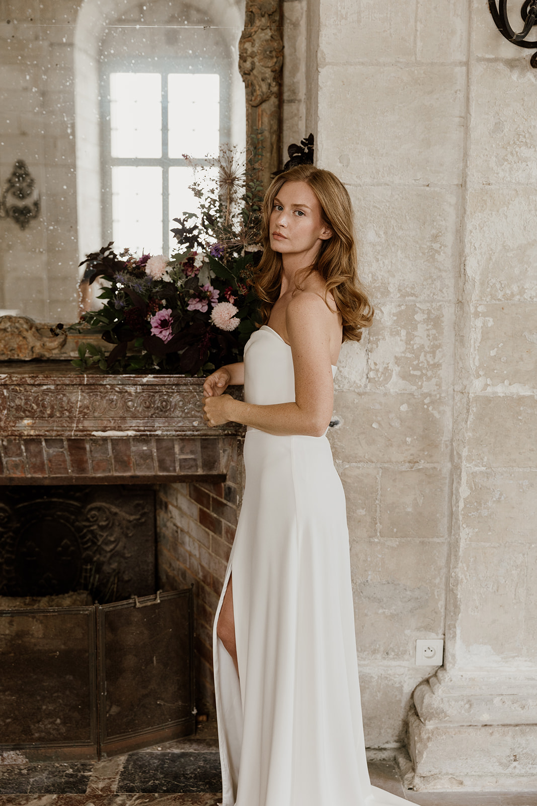 robe de mariée Ysée en crepe de soie vue de profil